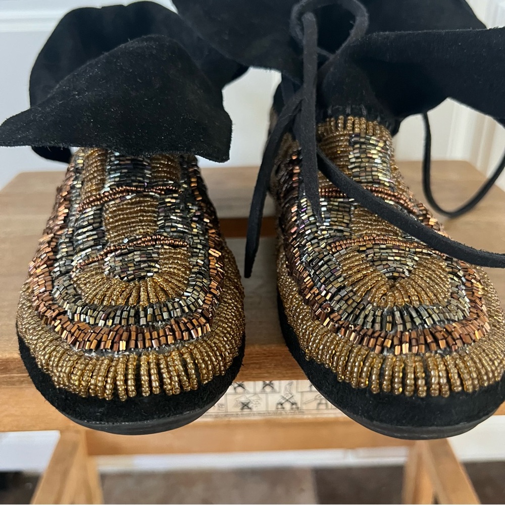 House Of Harlow Maddie Black Suede Beaded Moccasin Bootie Women’s Size 38 / 7.5 - Picture 4 of 8